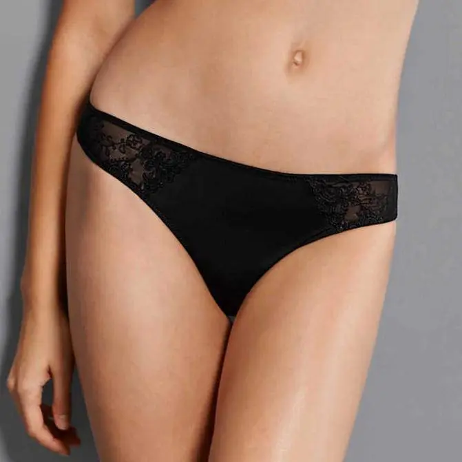 GRAZIA STRING mit Ornament-Stickereien
